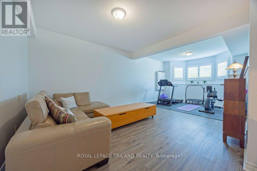 780 Whitehaven Crescent, London North, Ontario  N6G 4V6 - Photo 27 - X12434525