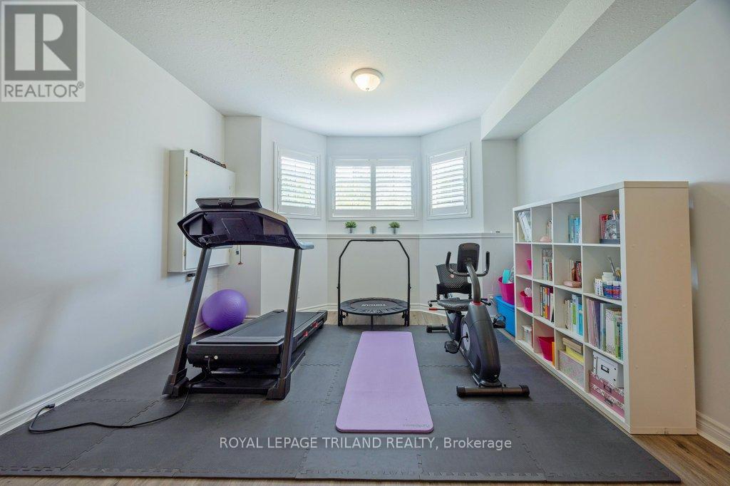 780 Whitehaven Crescent, London North, Ontario  N6G 4V6 - Photo 28 - X12434525