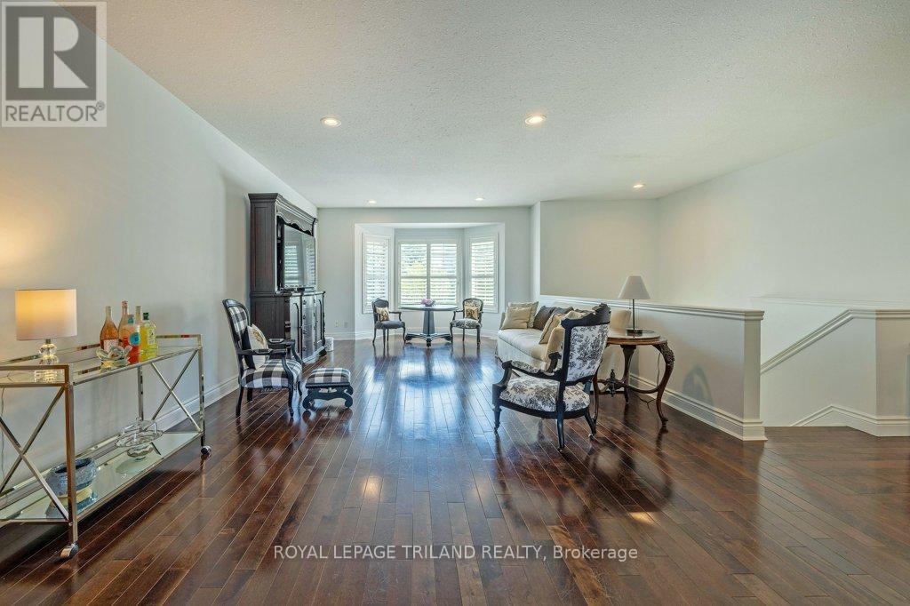 780 Whitehaven Crescent, London North, Ontario  N6G 4V6 - Photo 5 - X12434525