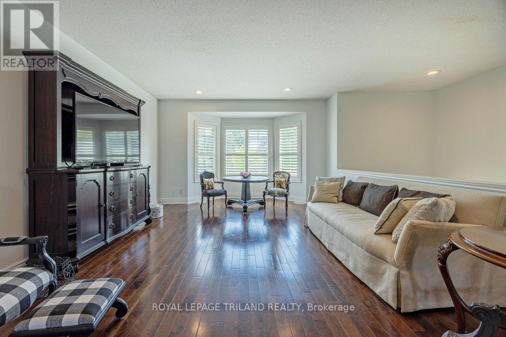 780 Whitehaven Crescent, London North, Ontario  N6G 4V6 - Photo 6 - X12434525