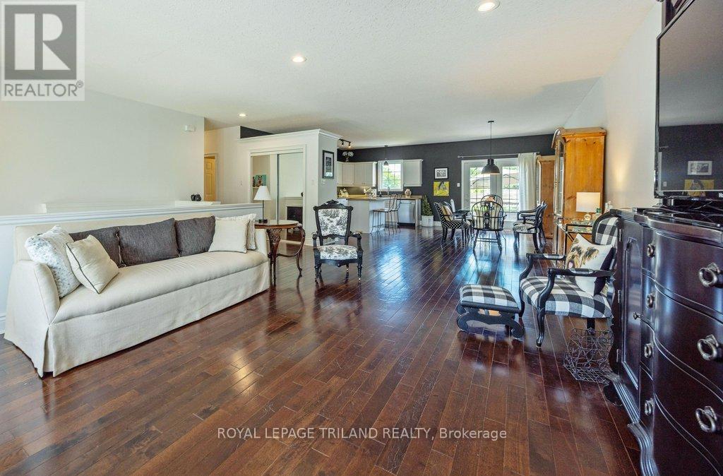 780 Whitehaven Crescent, London North, Ontario  N6G 4V6 - Photo 7 - X12434525