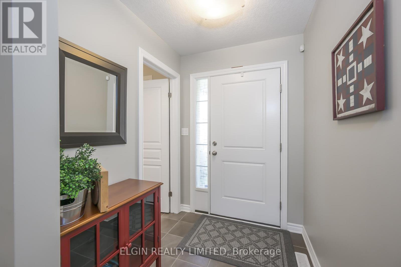 12 Russet Lane, St. Thomas, Ontario  N5R 0E5 - Photo 3 - X12434526