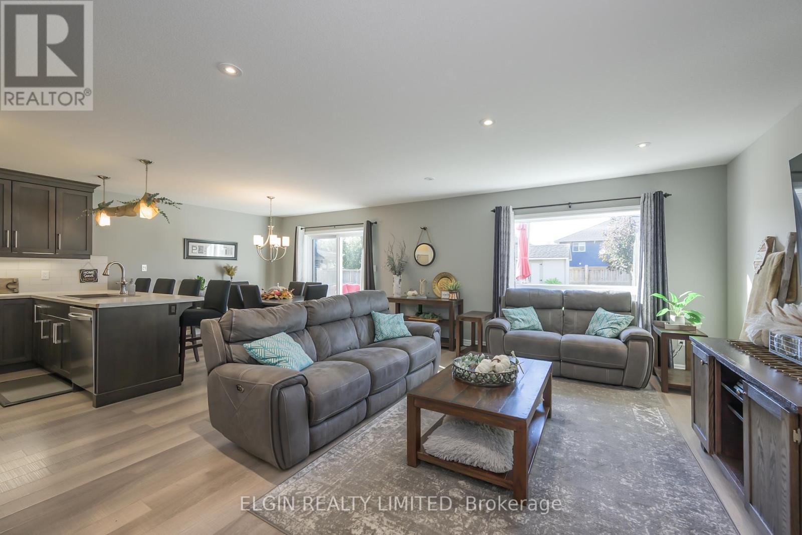 12 Russet Lane, St. Thomas, Ontario  N5R 0E5 - Photo 5 - X12434526