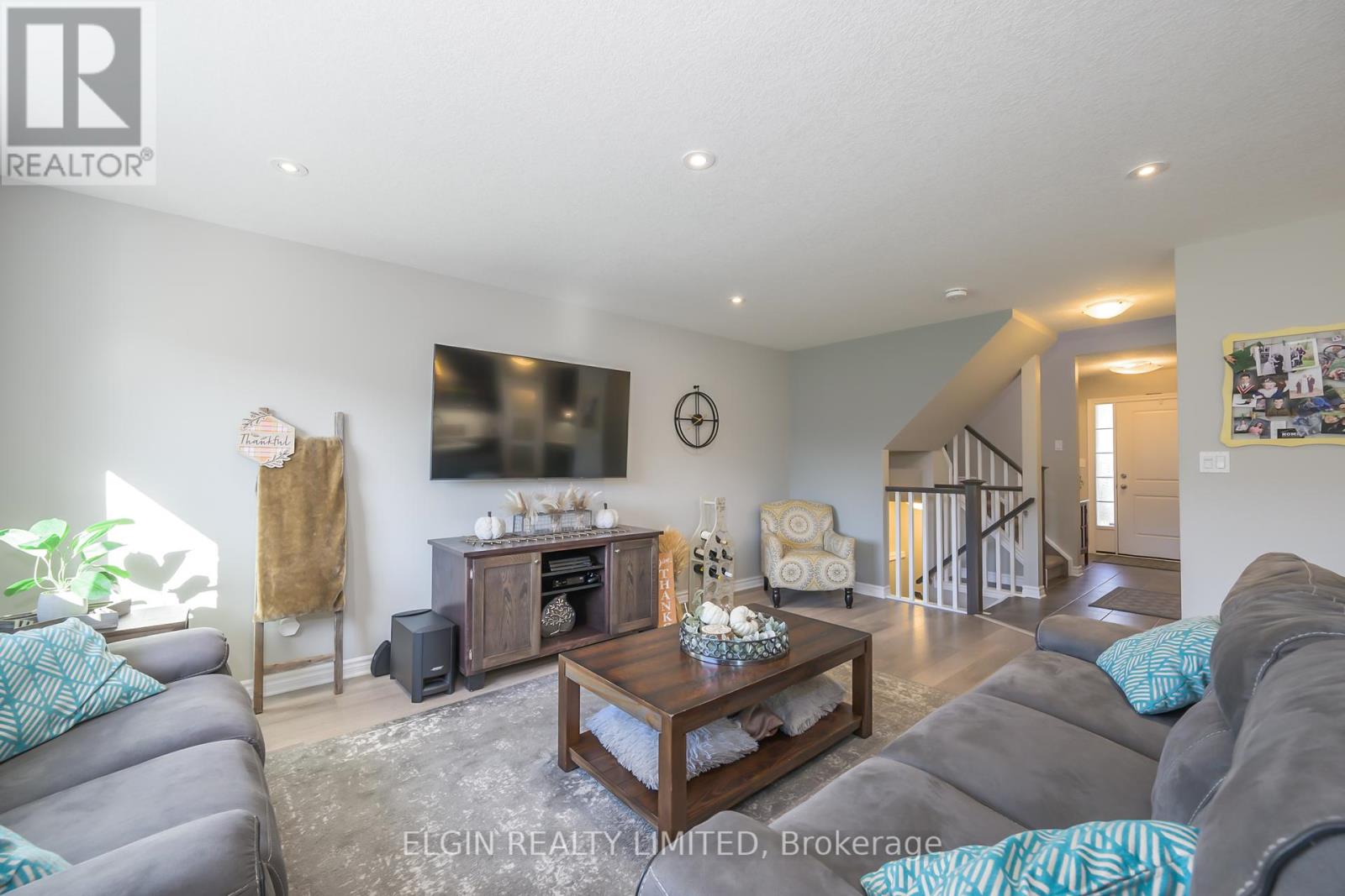 12 Russet Lane, St. Thomas, Ontario  N5R 0E5 - Photo 7 - X12434526