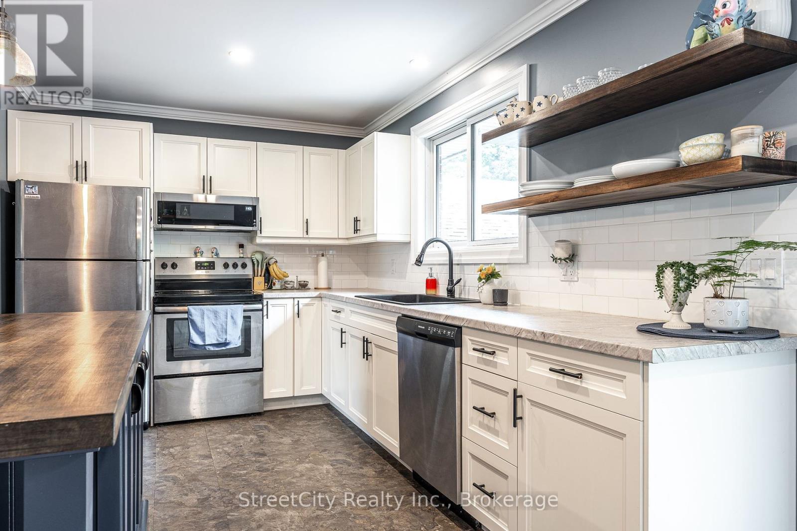 27 Riehl Court, Stratford, Ontario  N5A 5K5 - Photo 11 - X12434514