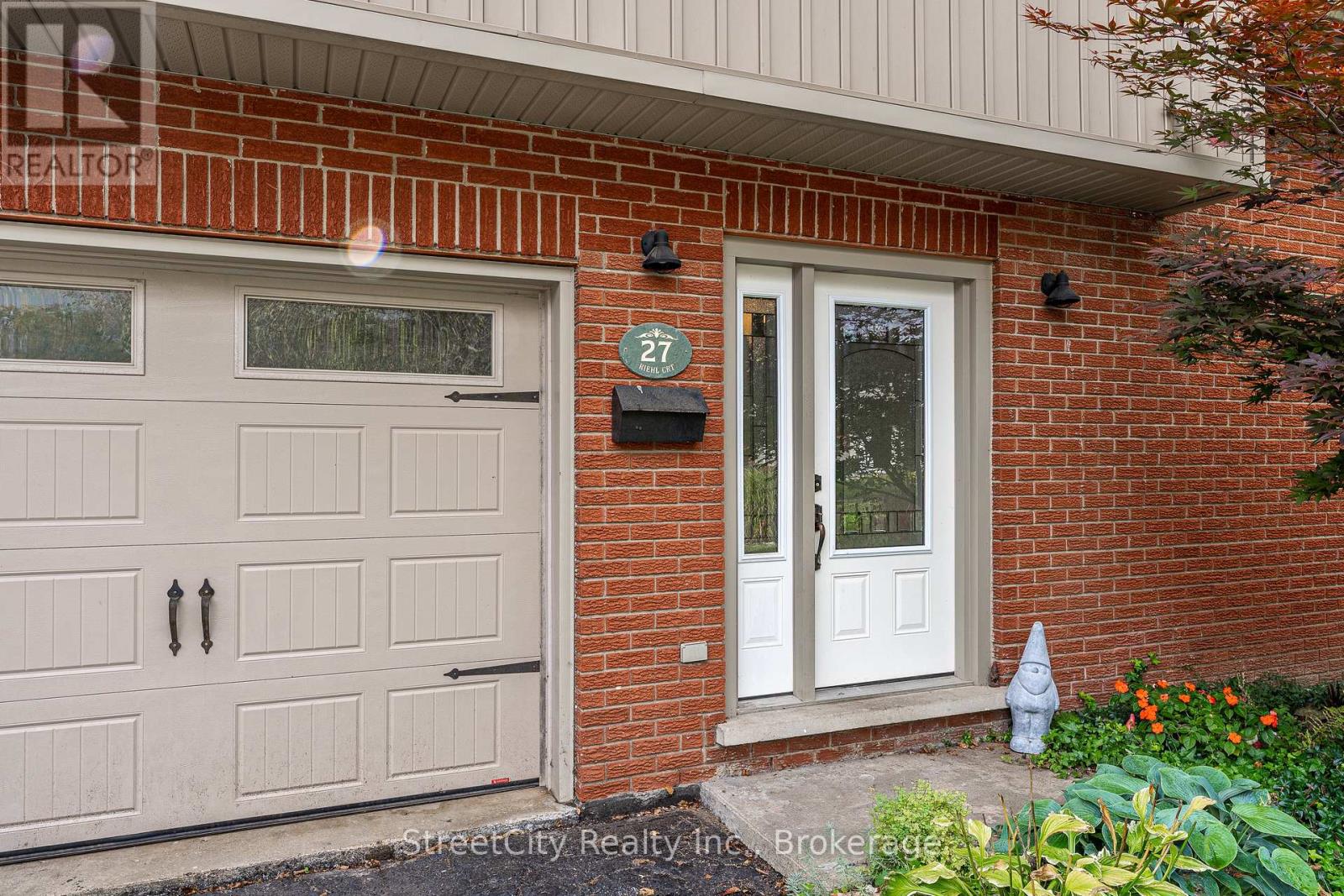 27 Riehl Court, Stratford, Ontario  N5A 5K5 - Photo 2 - X12434514