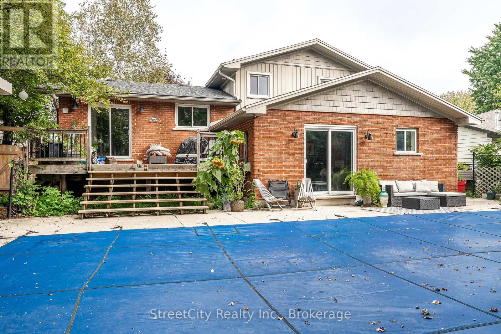 27 Riehl Court, Stratford, Ontario  N5A 5K5 - Photo 32 - X12434514