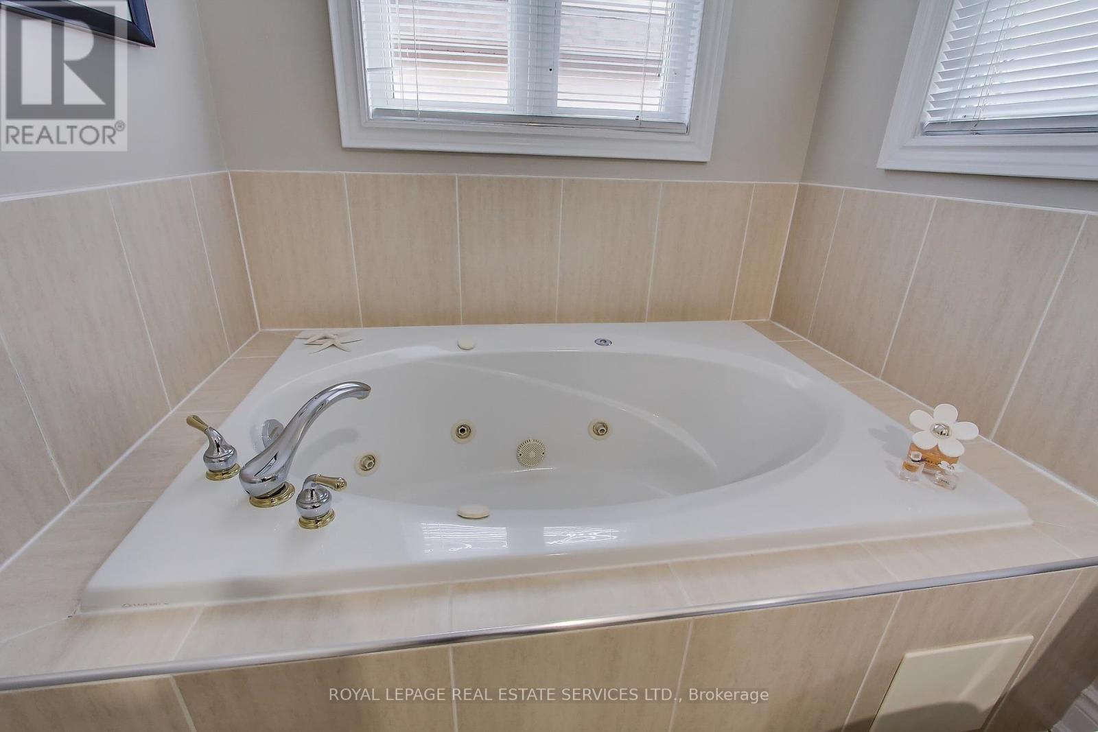 3 Tyre Avenue, Toronto, Ontario  M9A 1C5 - Photo 27 - W12434058