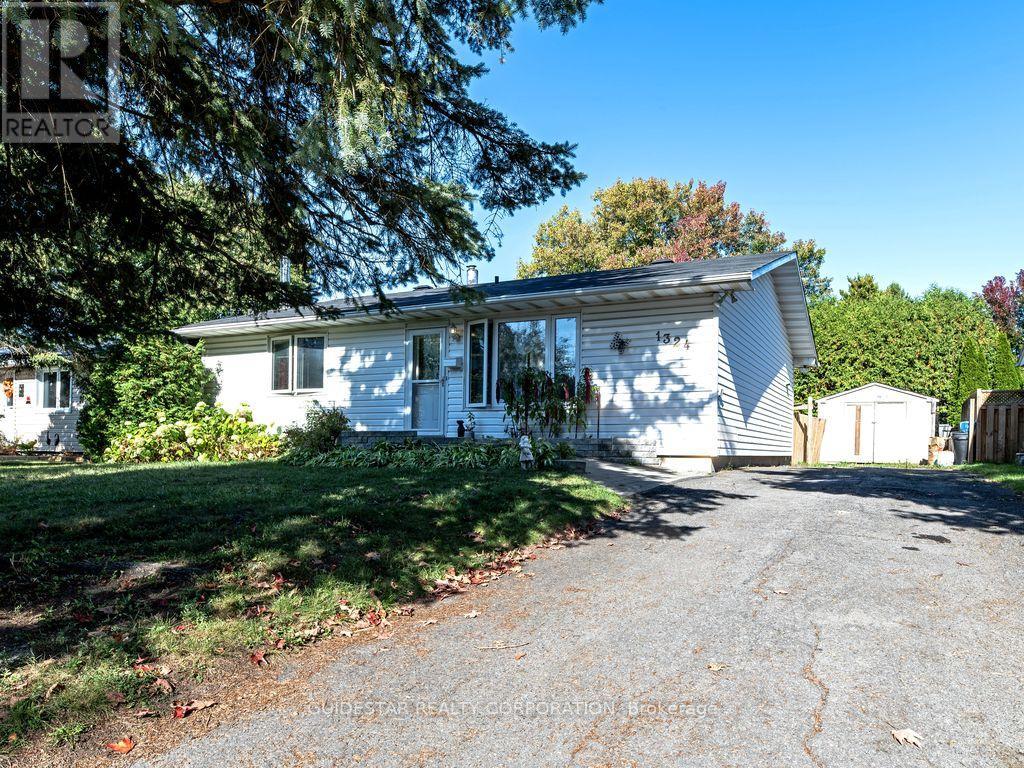 1324 RAINBOW CRESCENT, Ottawa, Ontario