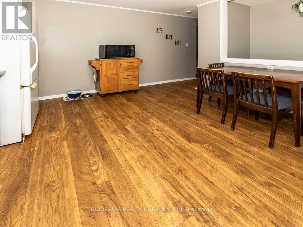 1324 Rainbow Crescent, Ottawa, Ontario  K1J 8E2 - Photo 10 - X12434386