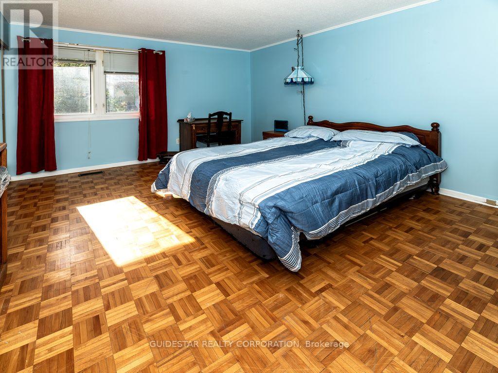 1324 Rainbow Crescent, Ottawa, Ontario  K1J 8E2 - Photo 12 - X12434386
