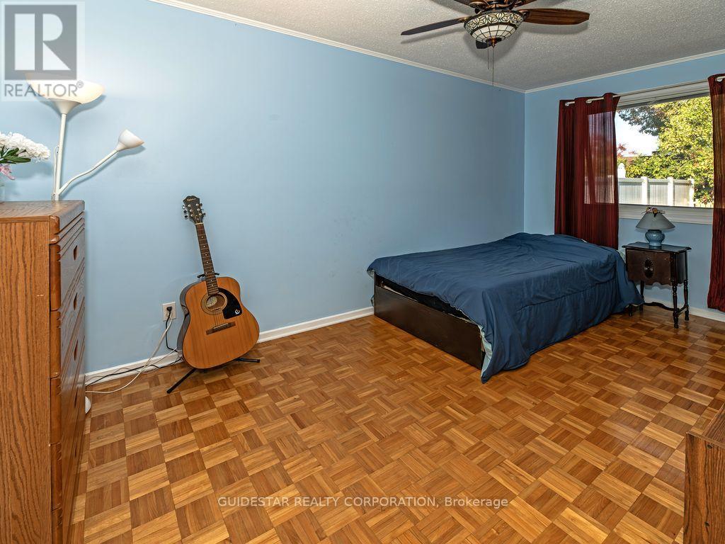 1324 Rainbow Crescent, Ottawa, Ontario  K1J 8E2 - Photo 13 - X12434386