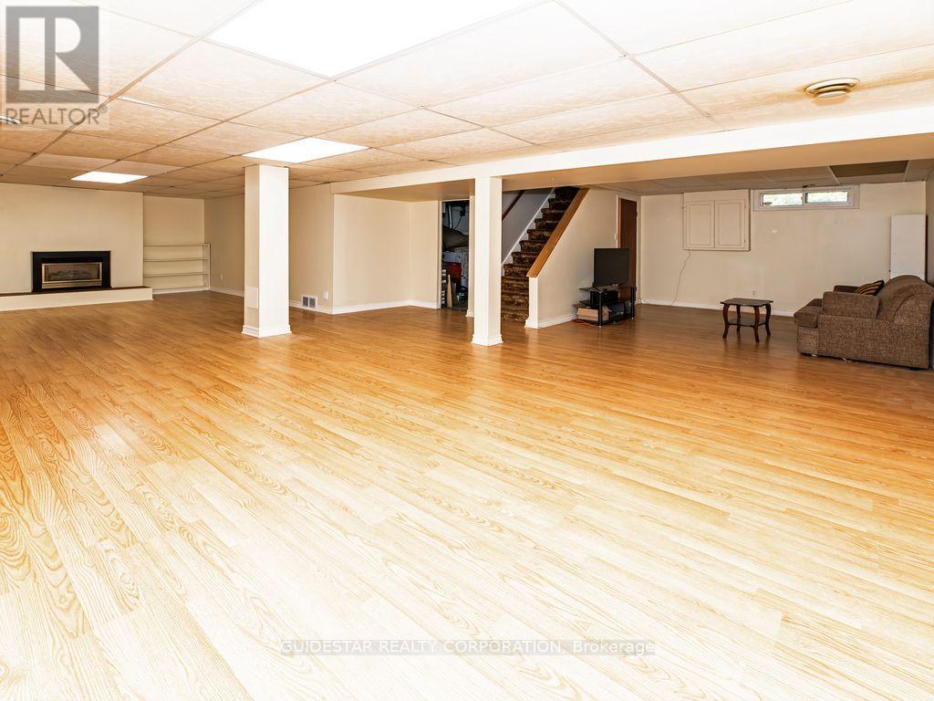 1324 Rainbow Crescent, Ottawa, Ontario  K1J 8E2 - Photo 17 - X12434386