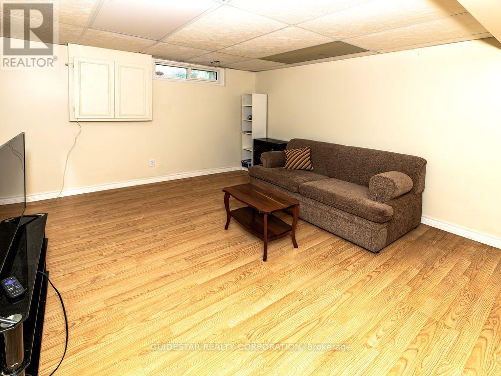 1324 Rainbow Crescent, Ottawa, Ontario  K1J 8E2 - Photo 18 - X12434386