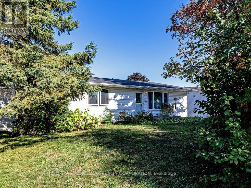 1324 Rainbow Crescent, Ottawa, Ontario  K1J 8E2 - Photo 22 - X12434386