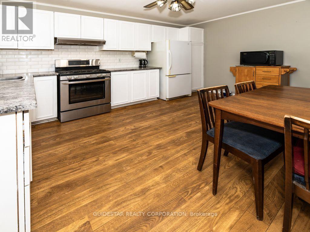 1324 Rainbow Crescent, Ottawa, Ontario  K1J 8E2 - Photo 8 - X12434386