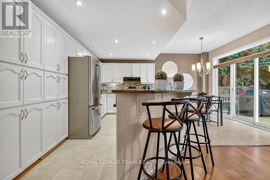 22 Birchfield Avenue, Ottawa, Ontario  K2M 2N5 - Photo 12 - X12434419