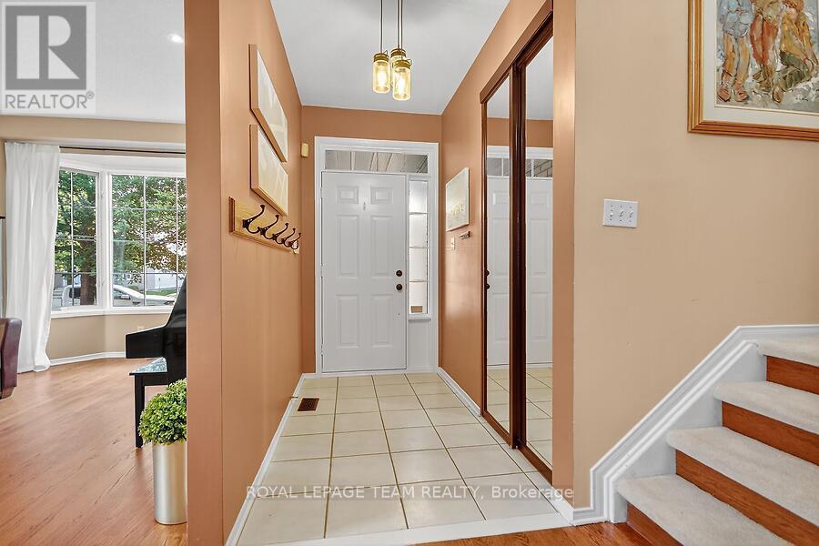 22 Birchfield Avenue, Ottawa, Ontario  K2M 2N5 - Photo 4 - X12434419
