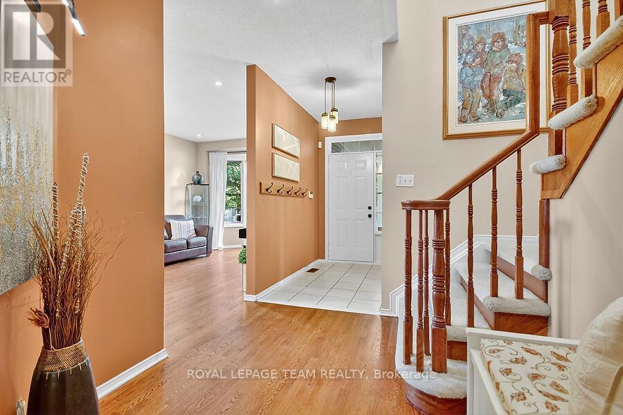 22 Birchfield Avenue, Ottawa, Ontario  K2M 2N5 - Photo 5 - X12434419