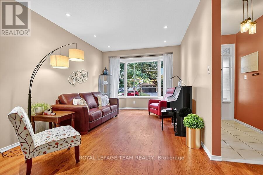 22 Birchfield Avenue, Ottawa, Ontario  K2M 2N5 - Photo 7 - X12434419
