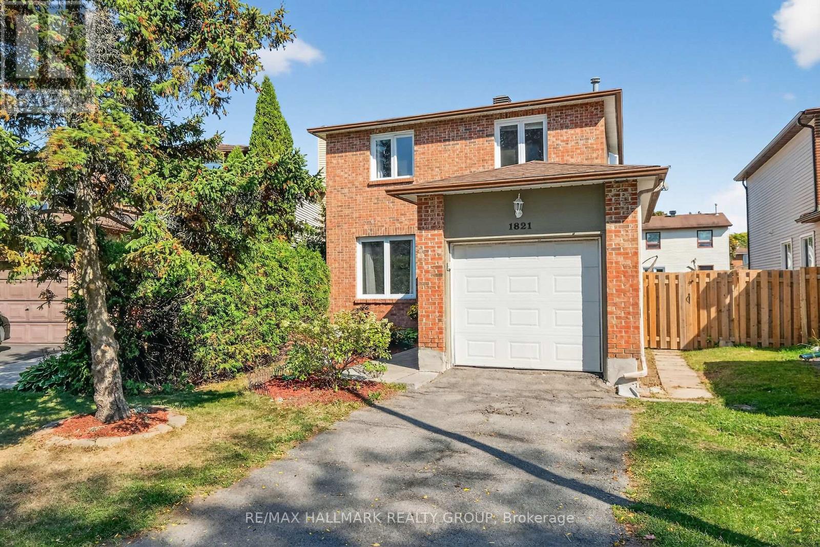 1821 Brousseau Crescent, Ottawa, Ontario  K1C 2Y5 - Photo 1 - X12434478
