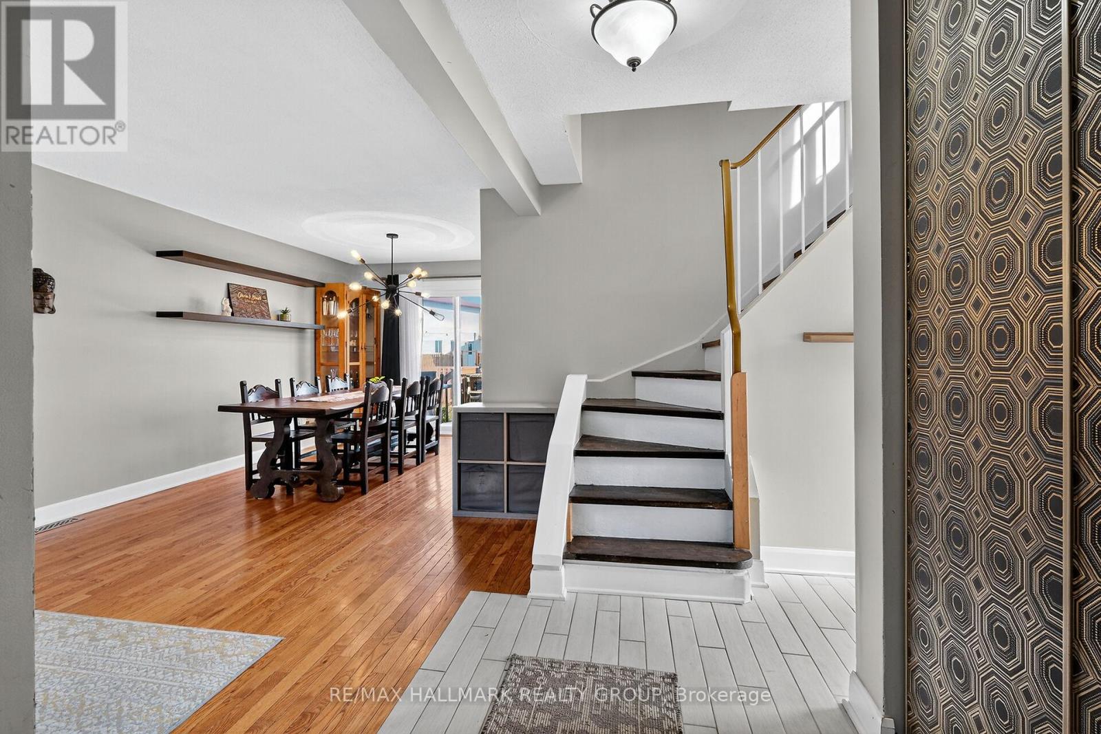 1821 Brousseau Crescent, Ottawa, Ontario  K1C 2Y5 - Photo 4 - X12434478