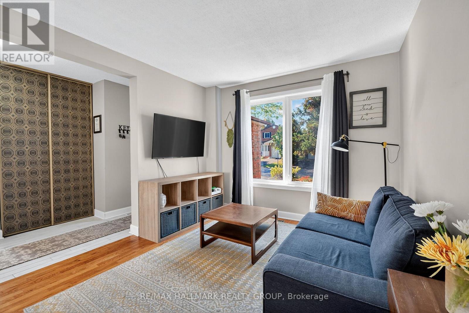 1821 Brousseau Crescent, Ottawa, Ontario  K1C 2Y5 - Photo 8 - X12434478