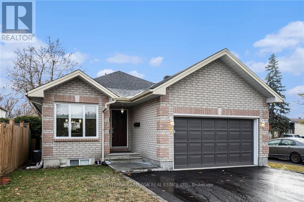 41 Red Maple Crescent, Ottawa, Ontario  K1B 4E2 - Photo 2 - X12434481