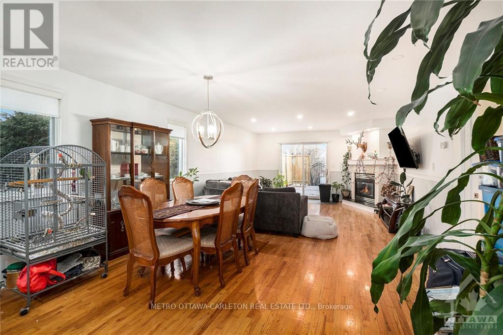 41 Red Maple Crescent, Ottawa, Ontario  K1B 4E2 - Photo 8 - X12434481