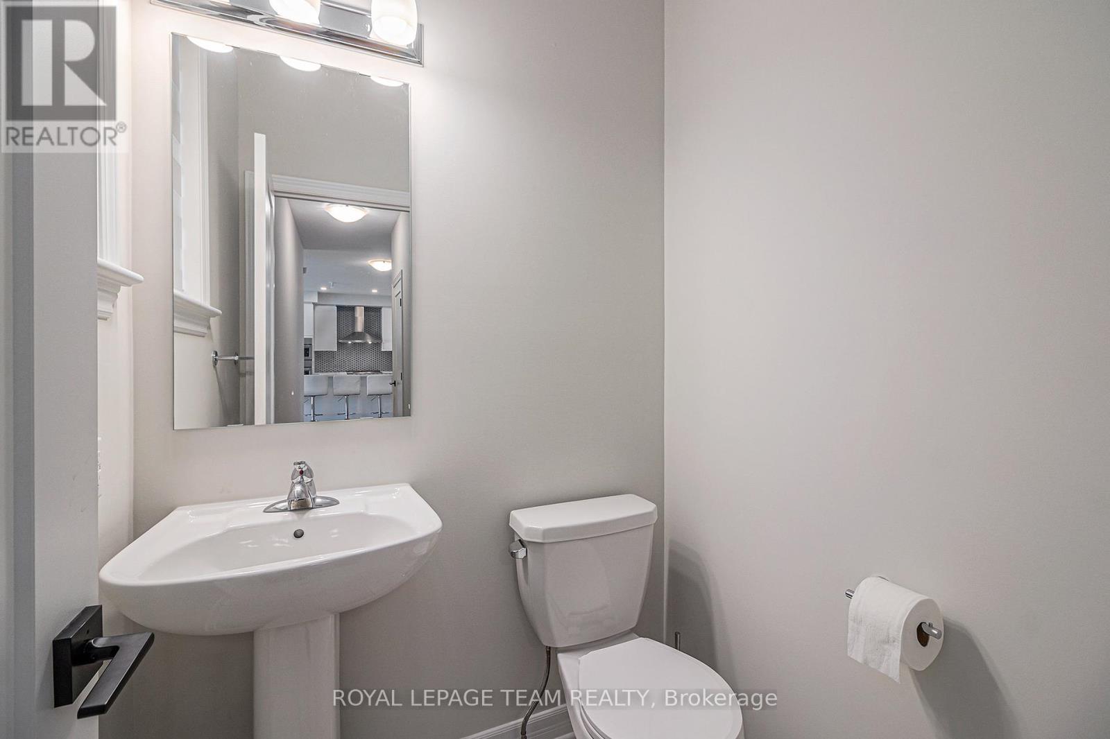 486 Central Park Boulevard, Russell, Ontario  K4R 0C7 - Photo 16 - X12434495
