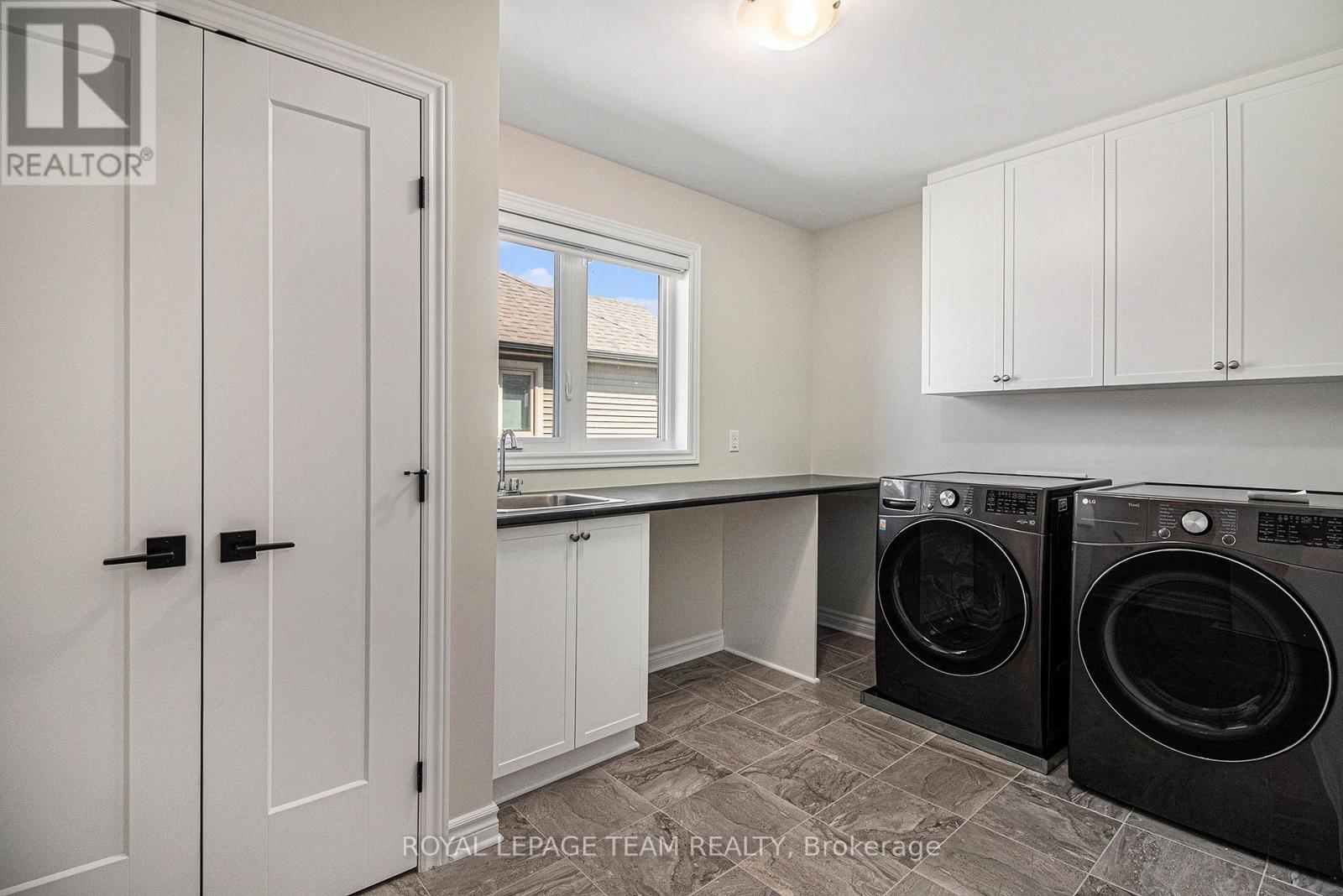 486 Central Park Boulevard, Russell, Ontario  K4R 0C7 - Photo 17 - X12434495