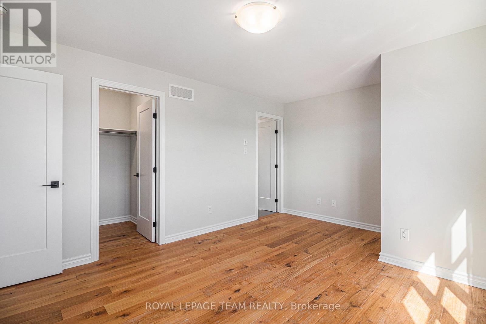 486 Central Park Boulevard, Russell, Ontario  K4R 0C7 - Photo 21 - X12434495