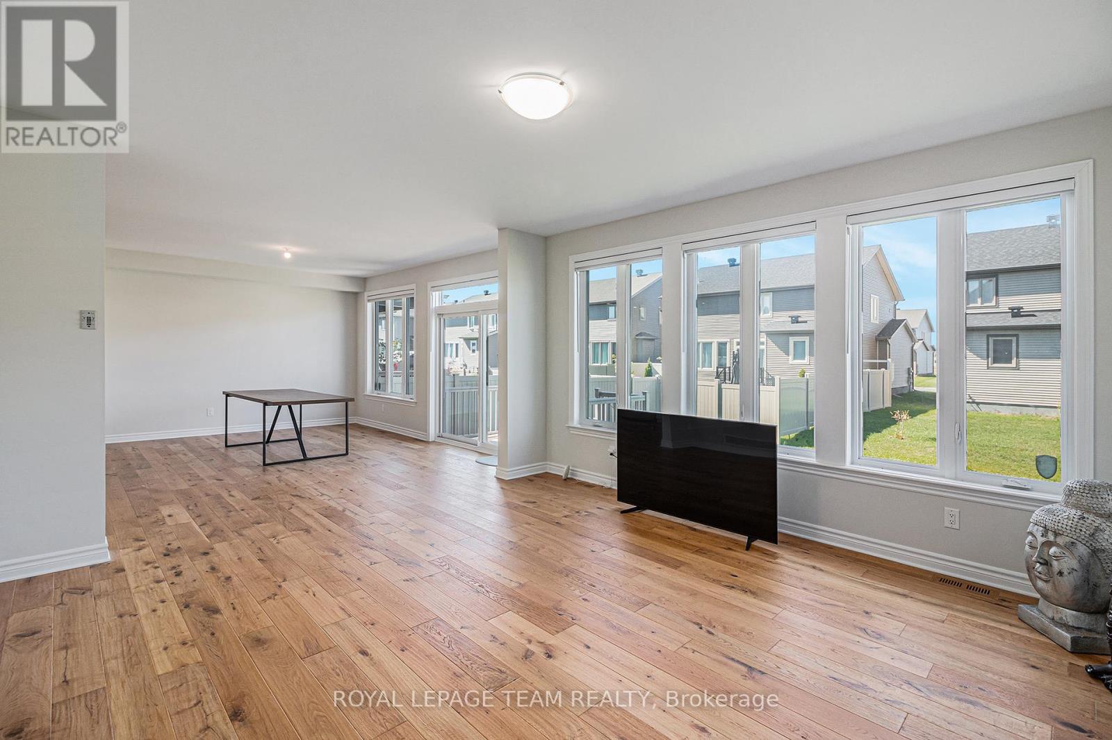 486 Central Park Boulevard, Russell, Ontario  K4R 0C7 - Photo 7 - X12434495