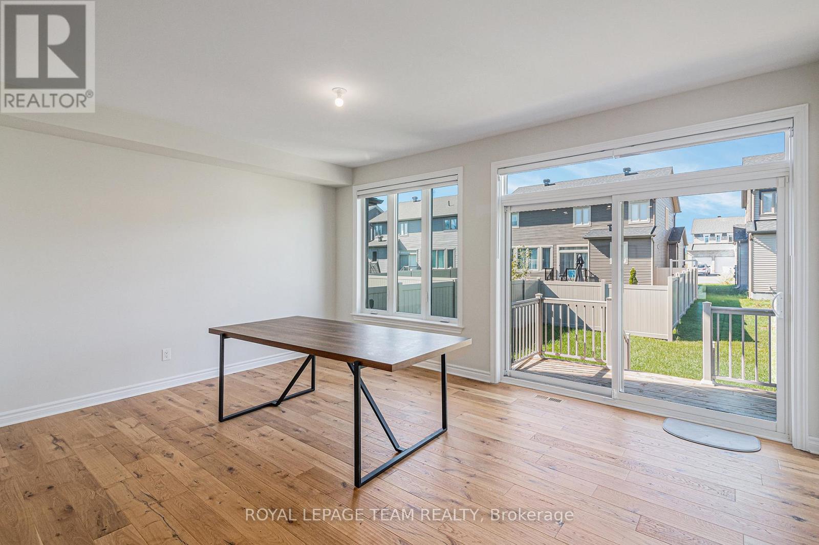 486 Central Park Boulevard, Russell, Ontario  K4R 0C7 - Photo 9 - X12434495