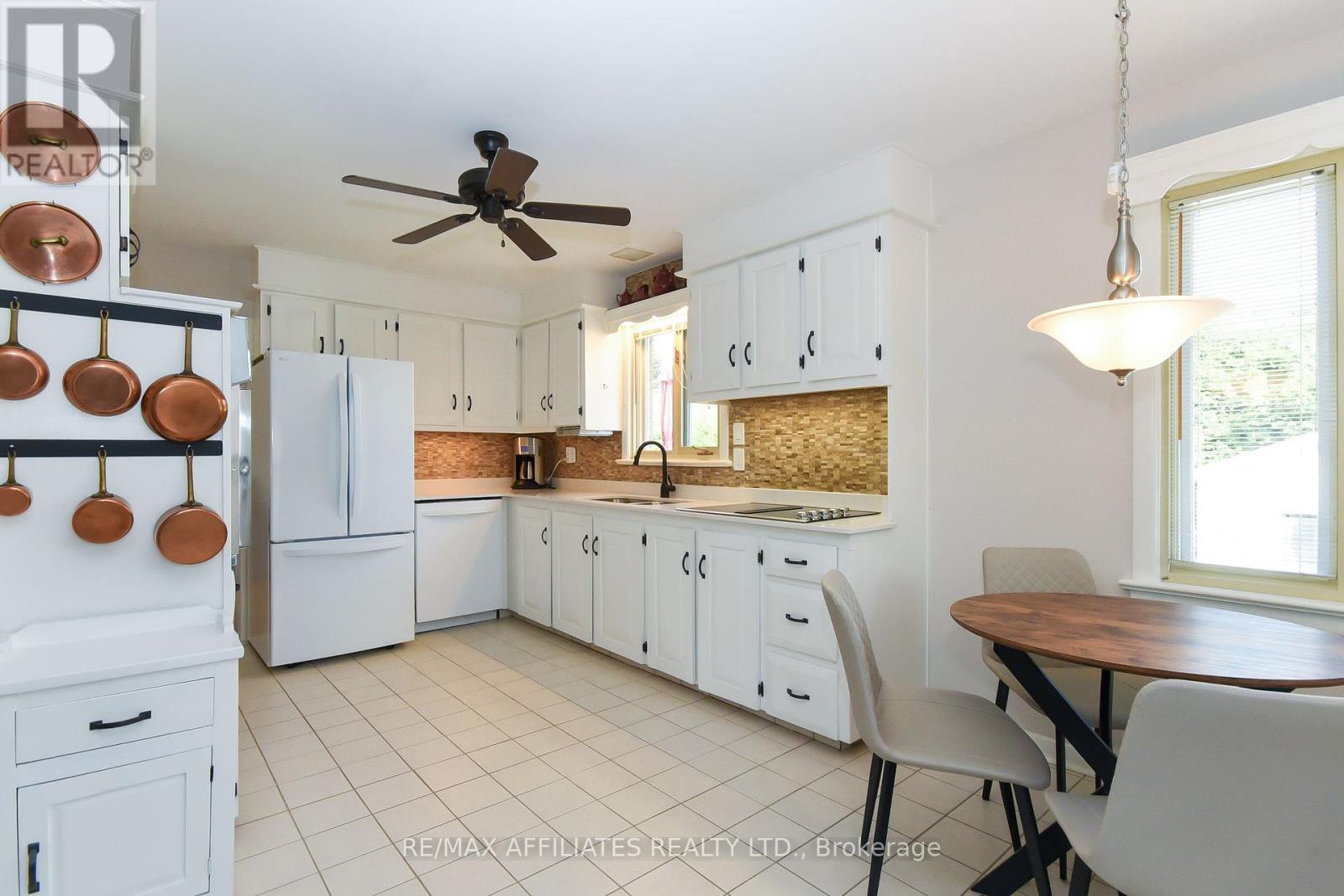 323 Fullerton Avenue, Ottawa, Ontario  K1K 1K2 - Photo 11 - X12434509