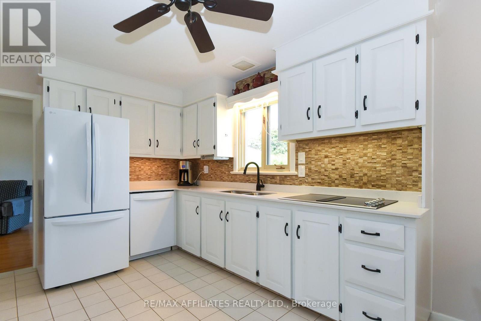 323 Fullerton Avenue, Ottawa, Ontario  K1K 1K2 - Photo 12 - X12434509