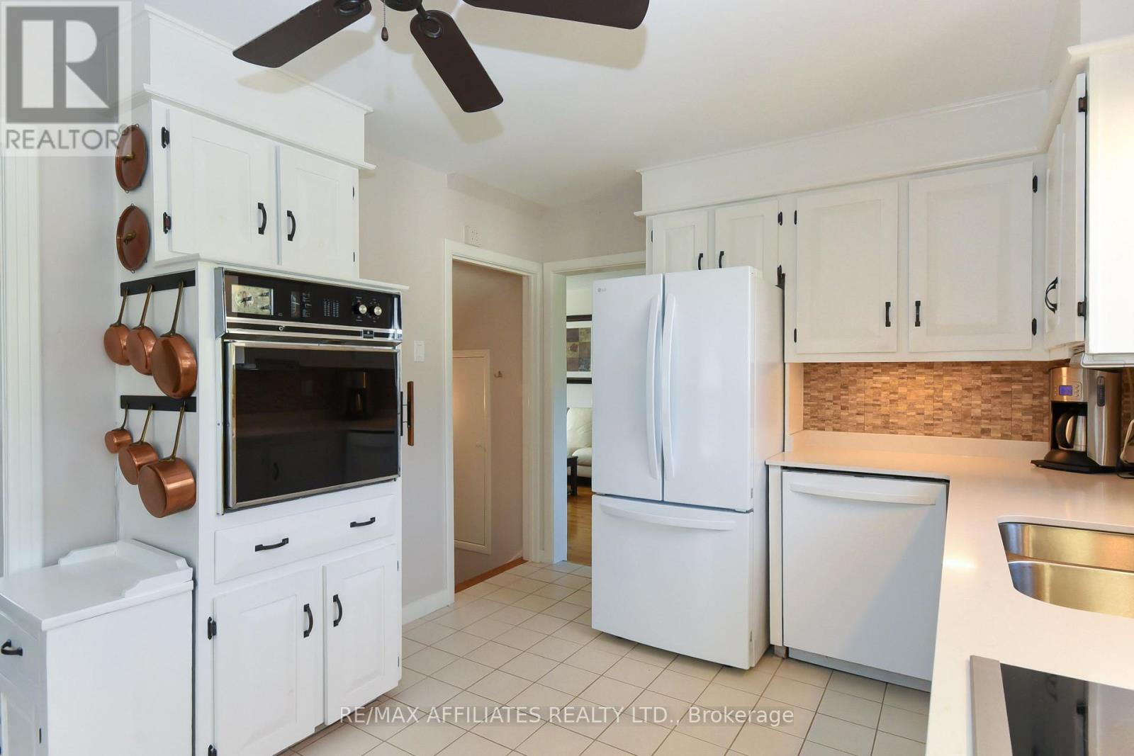 323 Fullerton Avenue, Ottawa, Ontario  K1K 1K2 - Photo 14 - X12434509