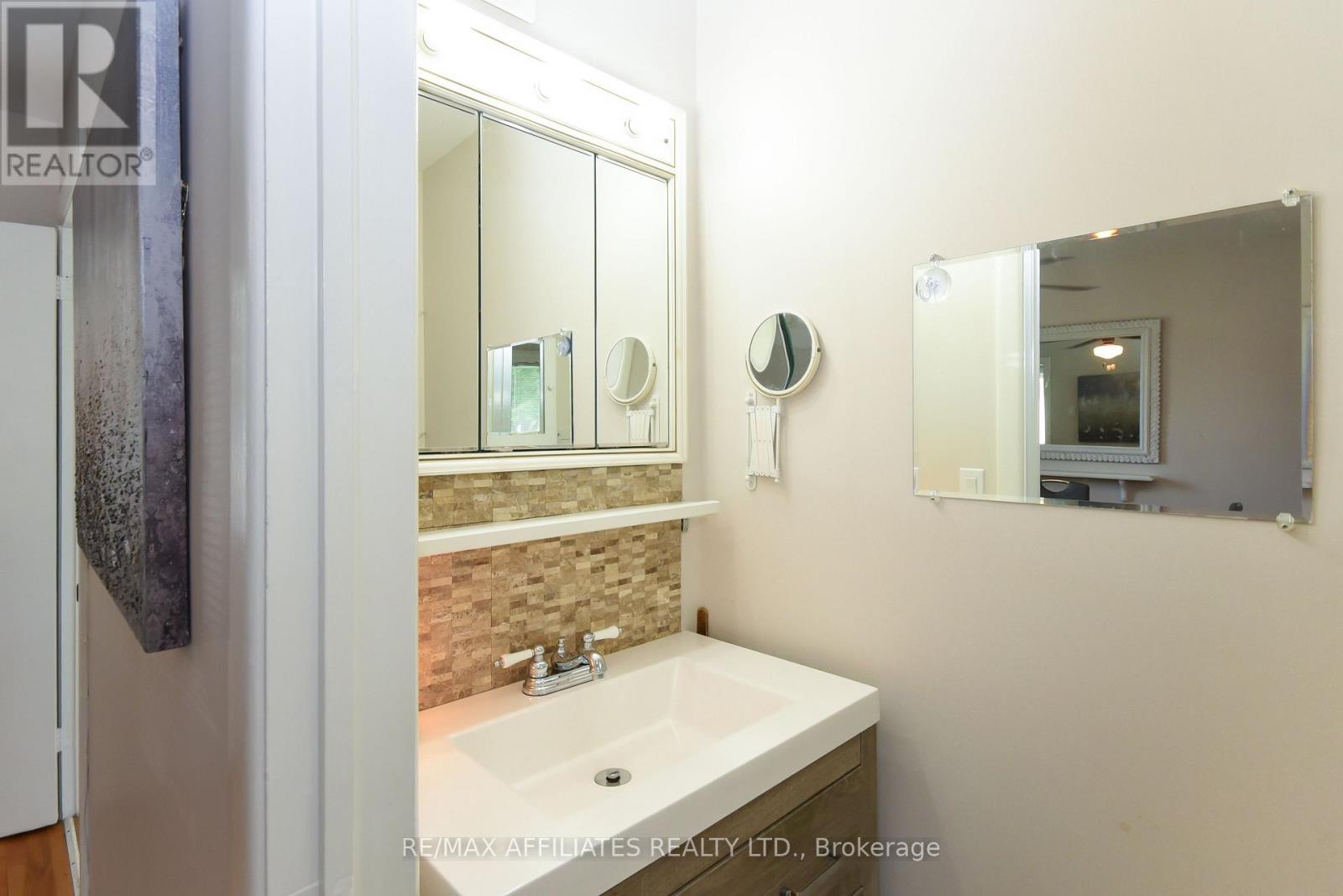323 Fullerton Avenue, Ottawa, Ontario  K1K 1K2 - Photo 23 - X12434509