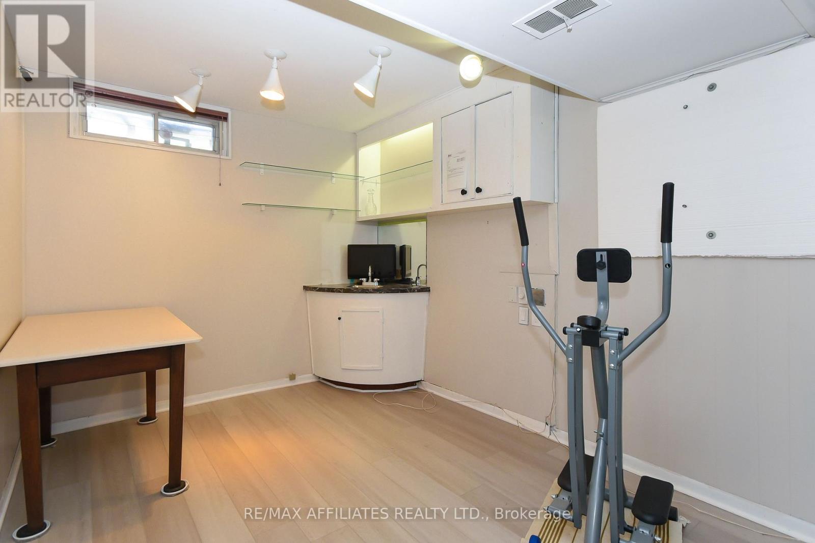 323 Fullerton Avenue, Ottawa, Ontario  K1K 1K2 - Photo 38 - X12434509