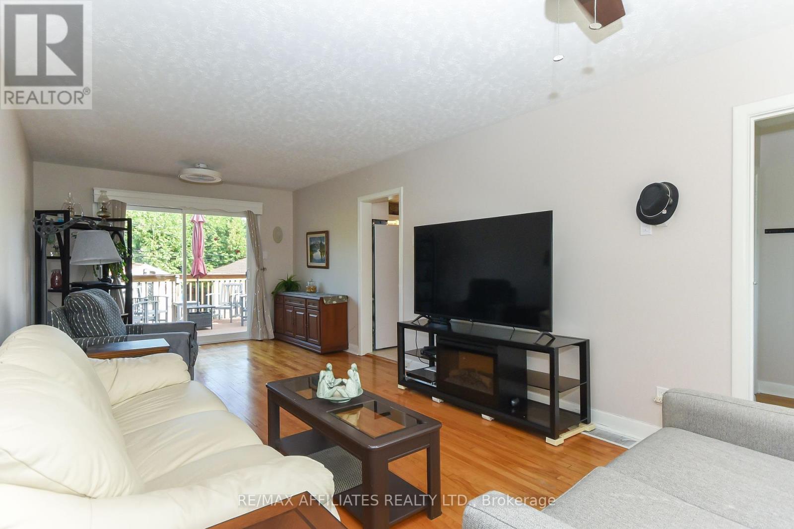 323 Fullerton Avenue, Ottawa, Ontario  K1K 1K2 - Photo 7 - X12434509