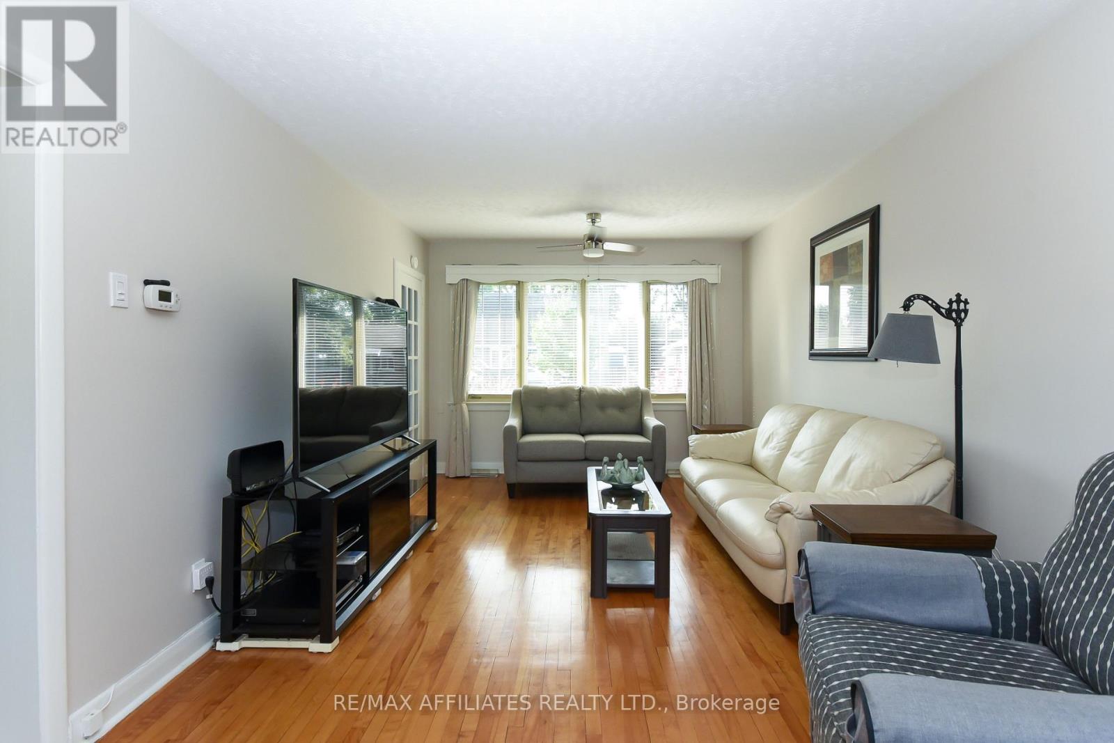 323 Fullerton Avenue, Ottawa, Ontario  K1K 1K2 - Photo 9 - X12434509