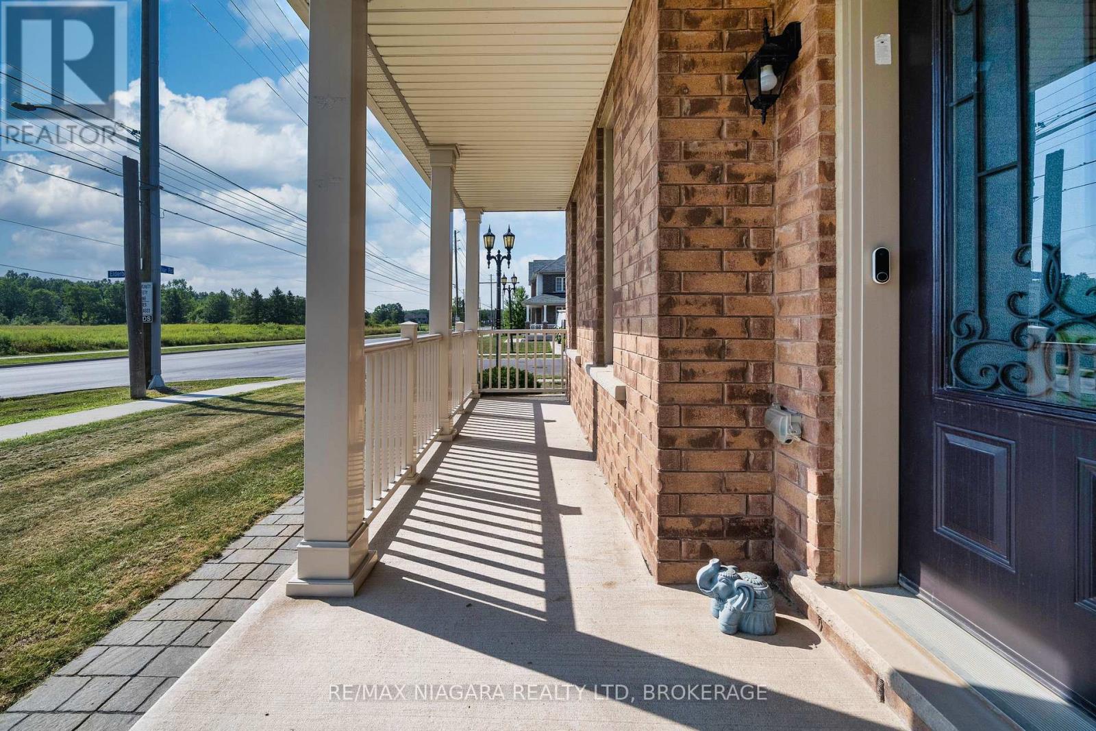 8285 Elderberry Drive, Niagara Falls (Brown), Ontario  L2H 0K6 - Photo 4 - X12434393