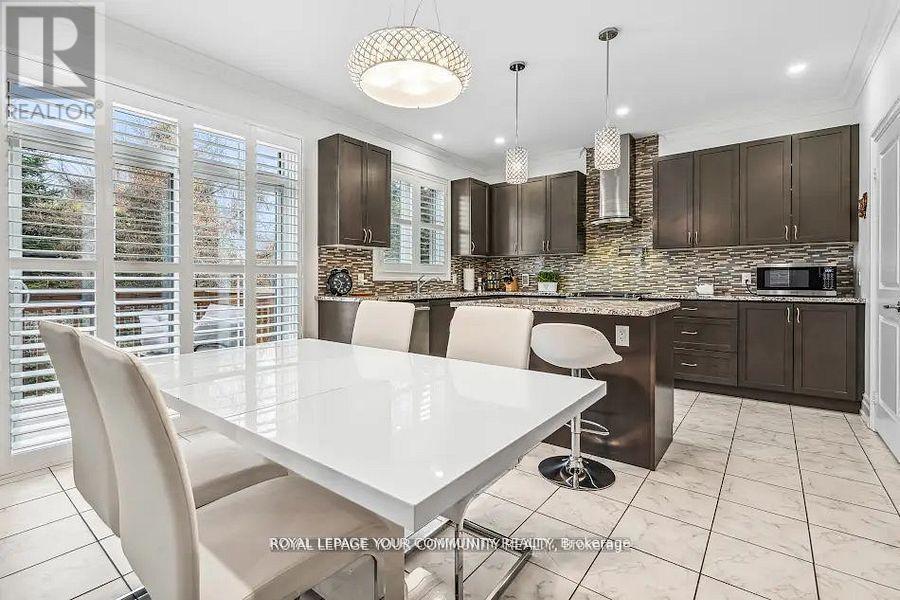 54 Prairie Grass Crescent, East Gwillimbury, Ontario  L9N 1K3 - Photo 17 - N12425609