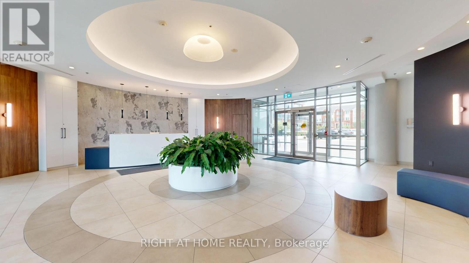 509 - 215 Queen Street E, Brampton, Ontario  L6W 0A9 - Photo 8 - W12350612
