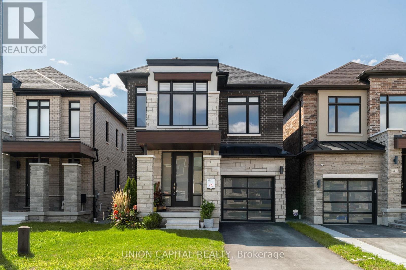41 AUCKLAND DRIVE, Whitby, Ontario