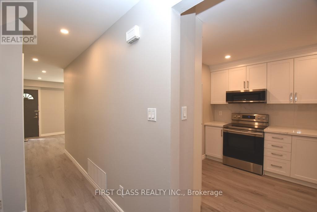 58 Bradstone Square, Toronto, Ontario  M1B 1W2 - Photo 4 - E12434353