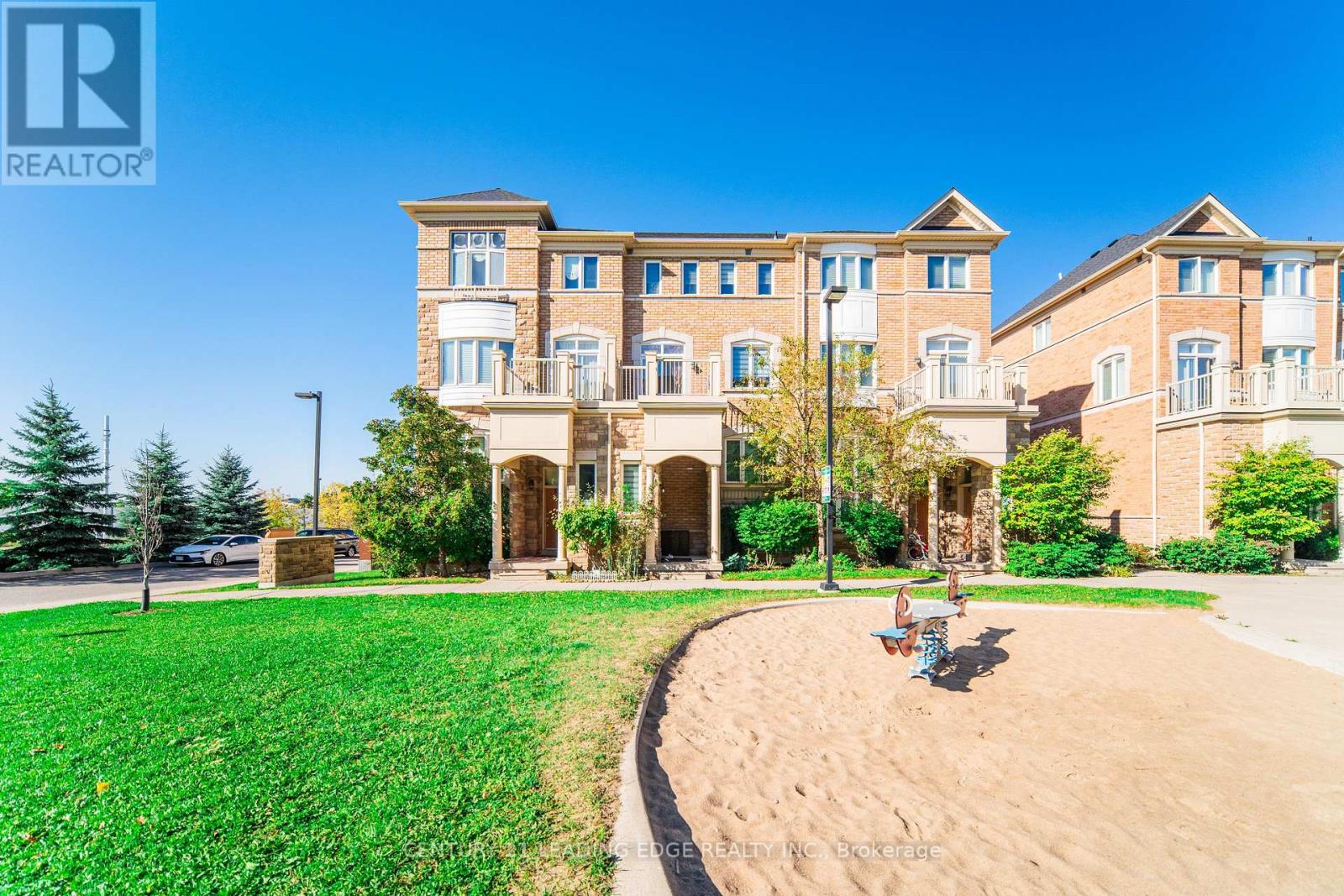 5 Dearie Lane, Markham, Ontario  L3R 2L8 - Photo 1 - N12434375