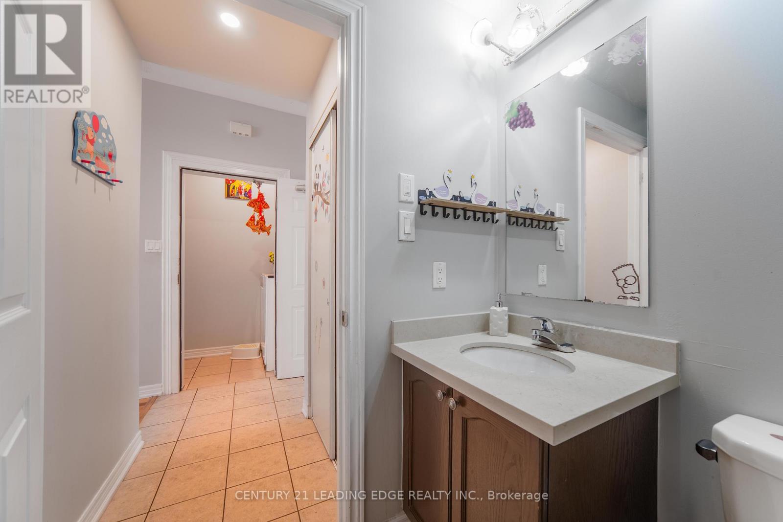 5 Dearie Lane, Markham, Ontario  L3R 2L8 - Photo 12 - N12434375