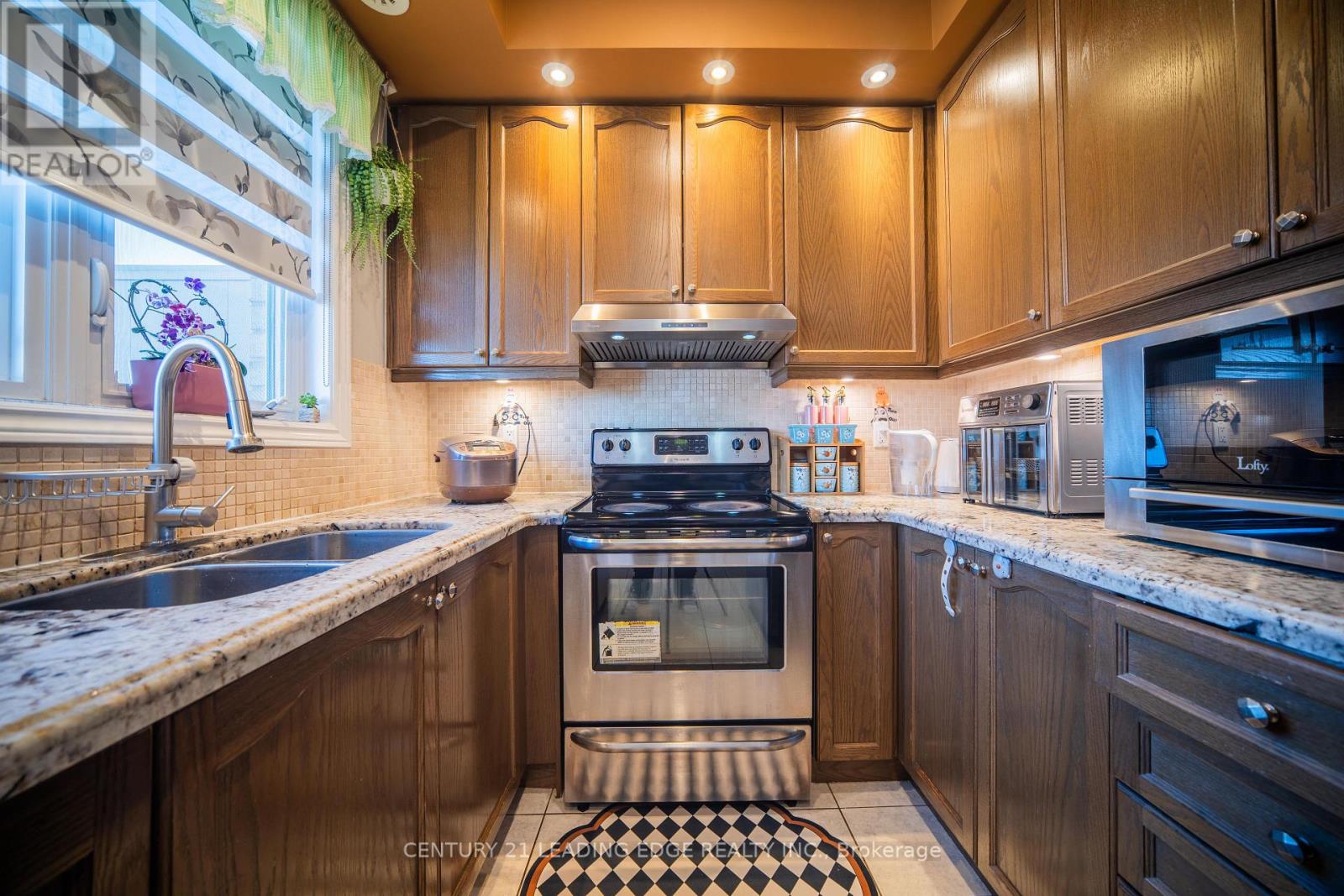 5 Dearie Lane, Markham, Ontario  L3R 2L8 - Photo 37 - N12434375