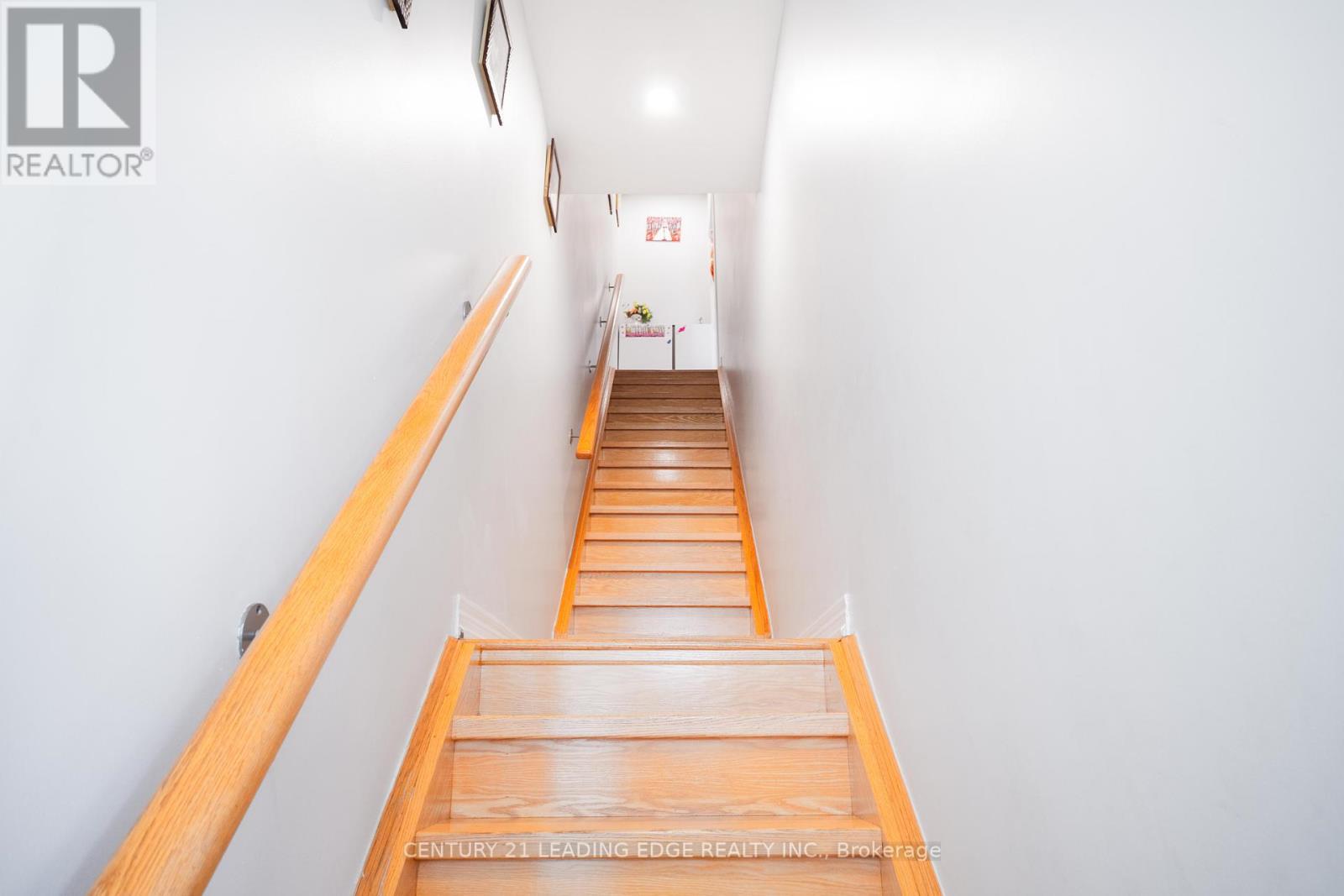 5 Dearie Lane, Markham, Ontario  L3R 2L8 - Photo 5 - N12434375